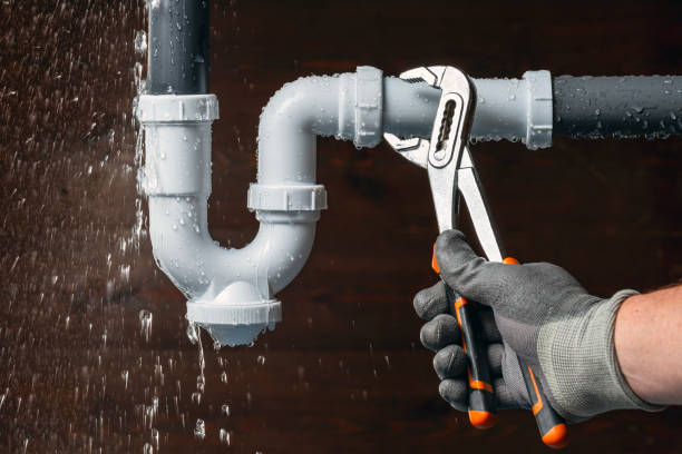 Professional Leak Detection technician working in Lacona, IA